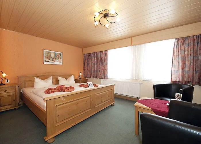 فندق Naturhotel Baerenfels 3*